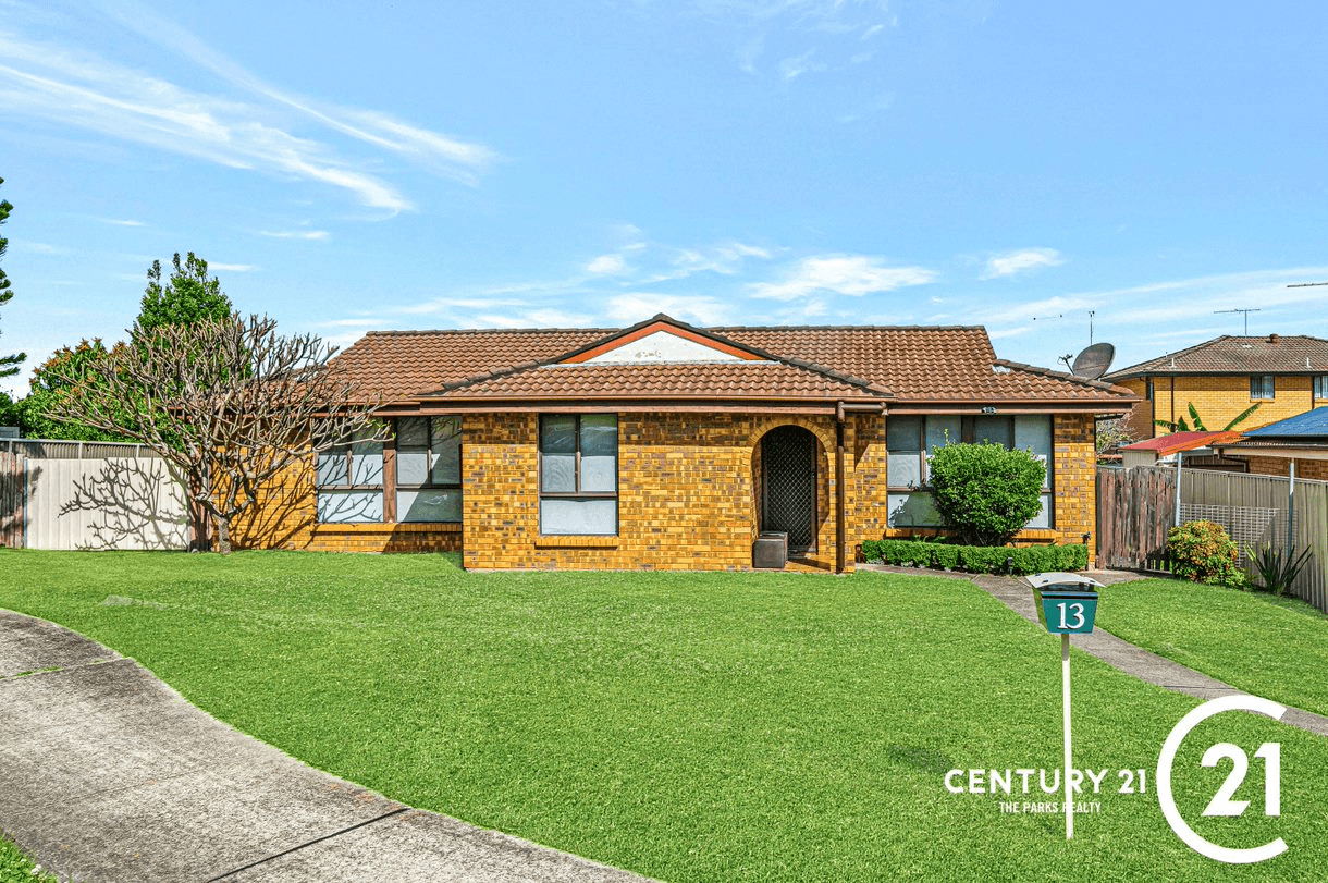 13 Lindum Place, St Johns Park, NSW 2176