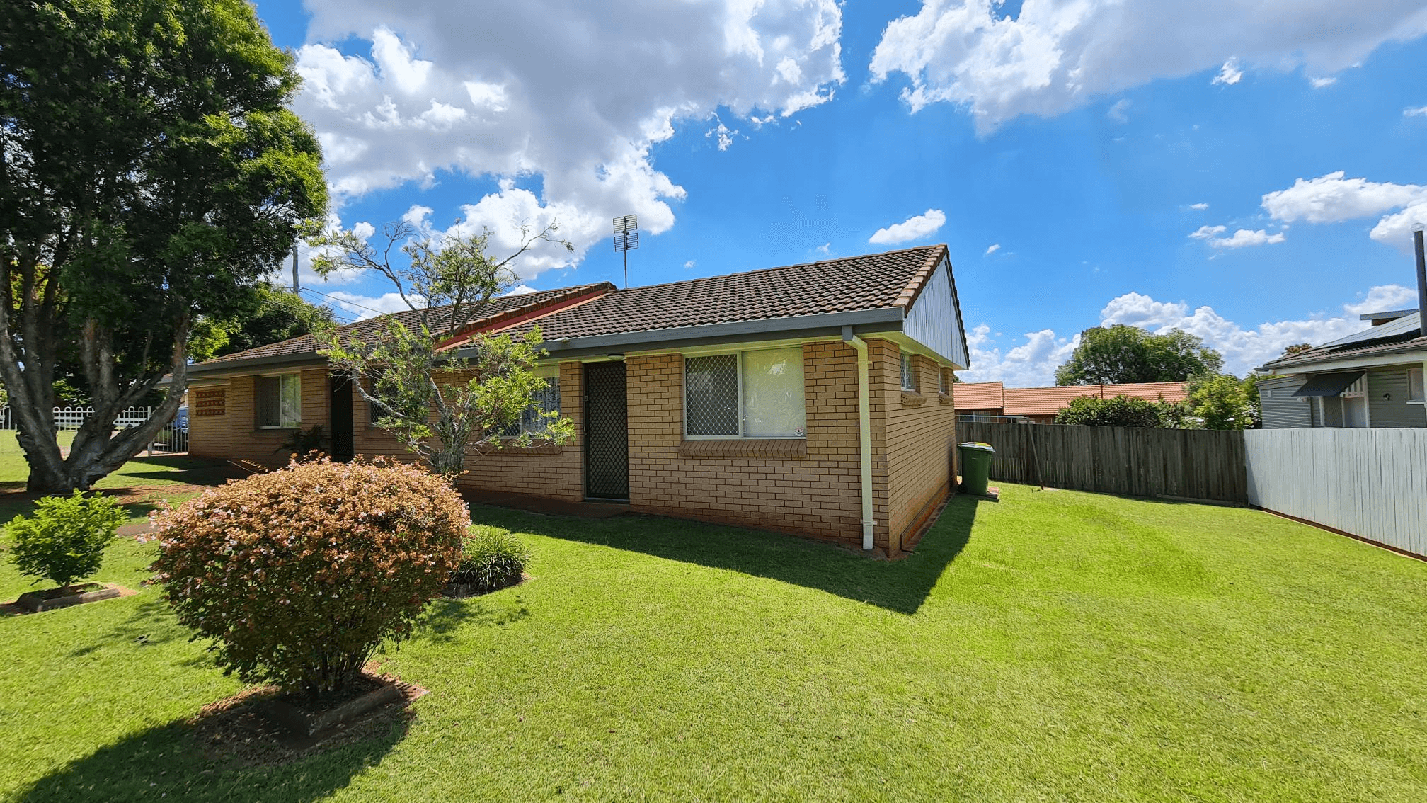 2/27 Hunter Street, CENTENARY HEIGHTS, QLD 4350