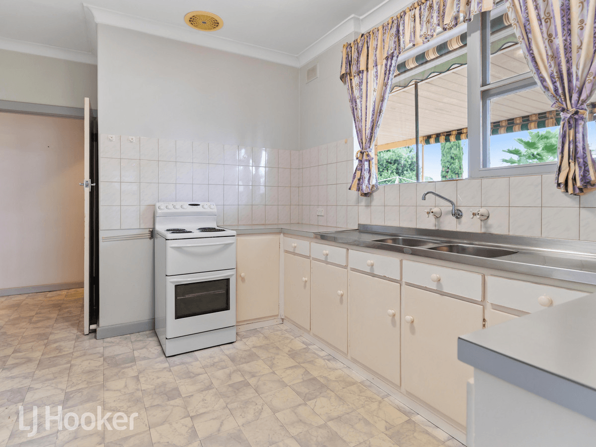 16 Russell Road, ATHELSTONE, SA 5076