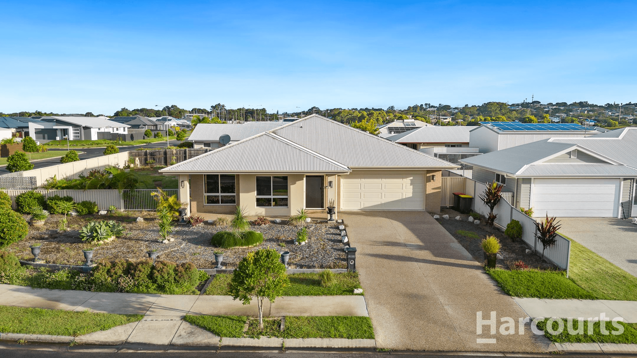 14 Richard Charles Drive, KAWUNGAN, QLD 4655