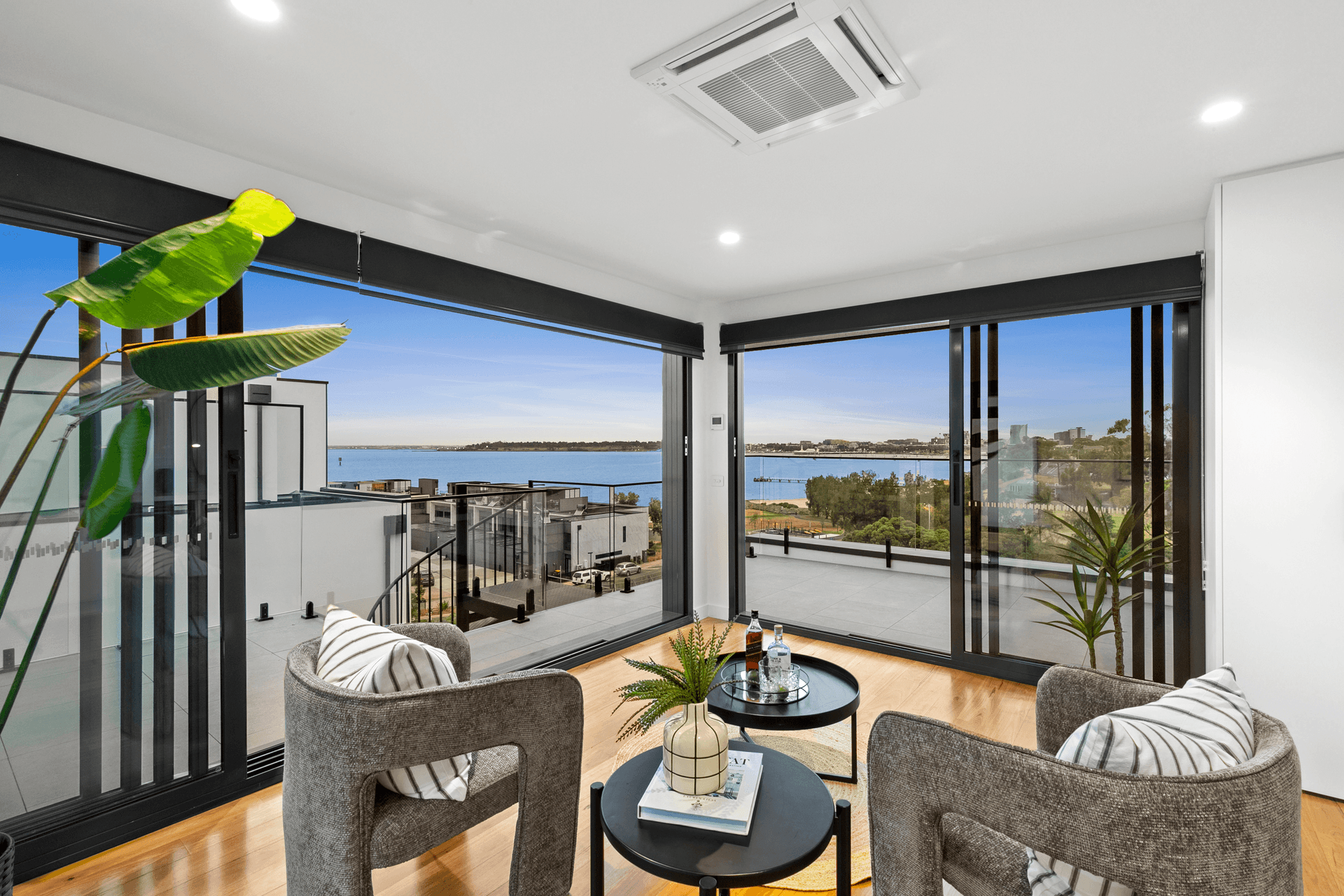 1/5 Balmoral Crescent, Rippleside, VIC 3215