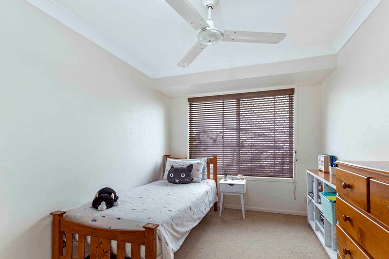 1 Brookvale Close, KENMORE HILLS, QLD 4069