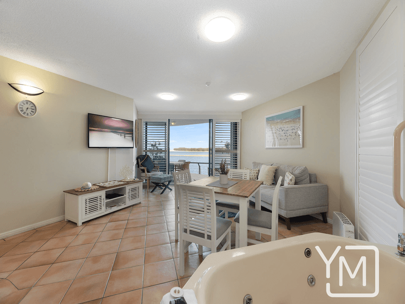 4/4 Tay Avenue, CALOUNDRA, QLD 4551