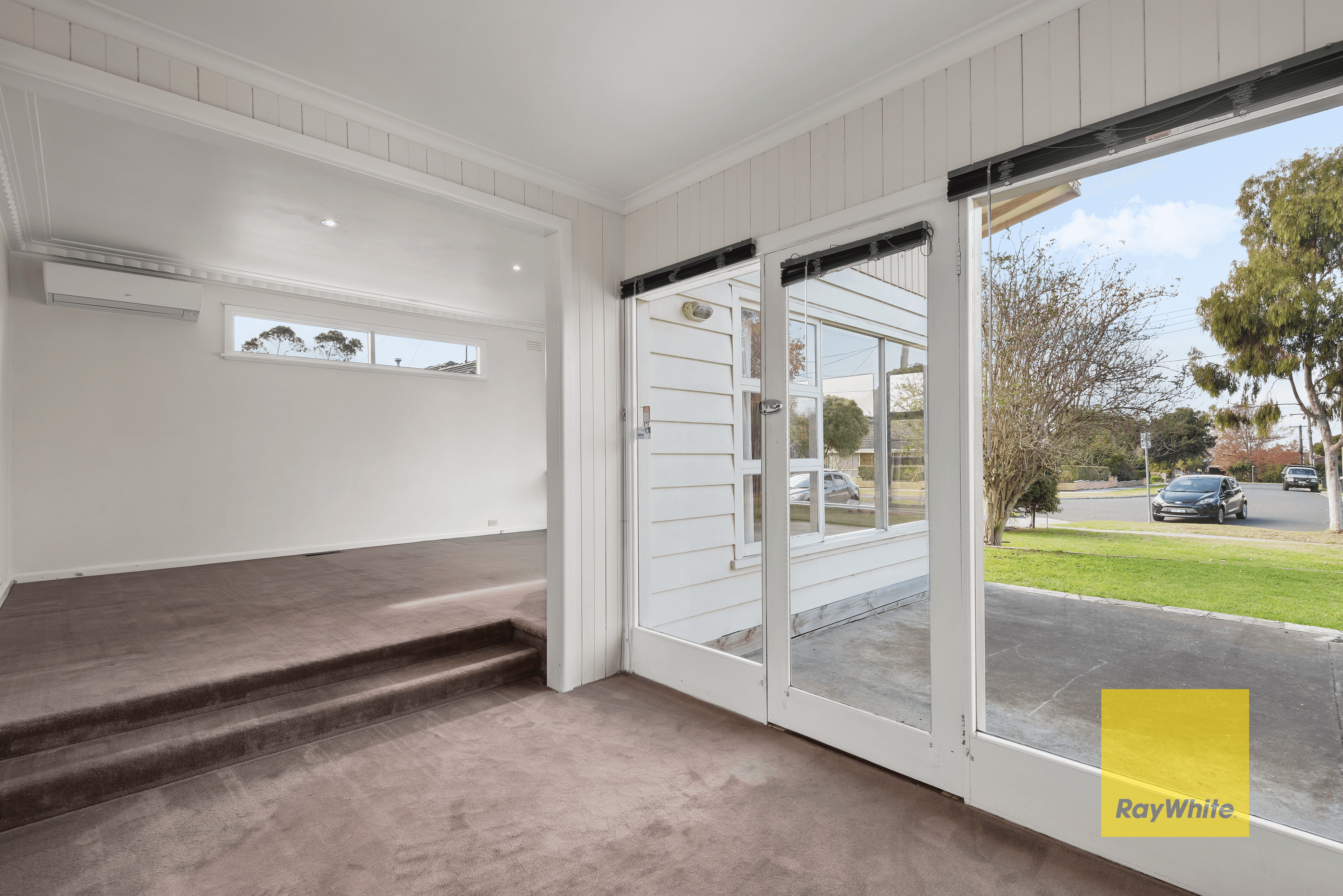 10 Highview Parade, HAMLYN HEIGHTS, VIC 3215