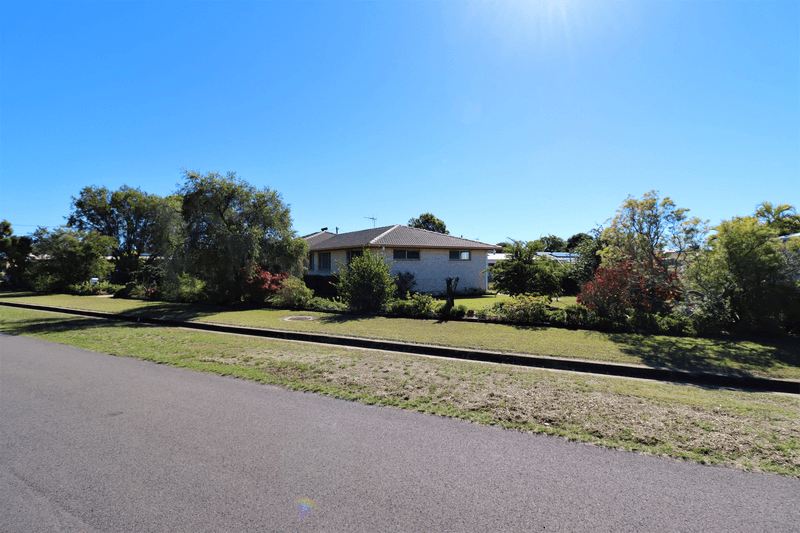 12 Richards Street, Svensson Heights, QLD 4670