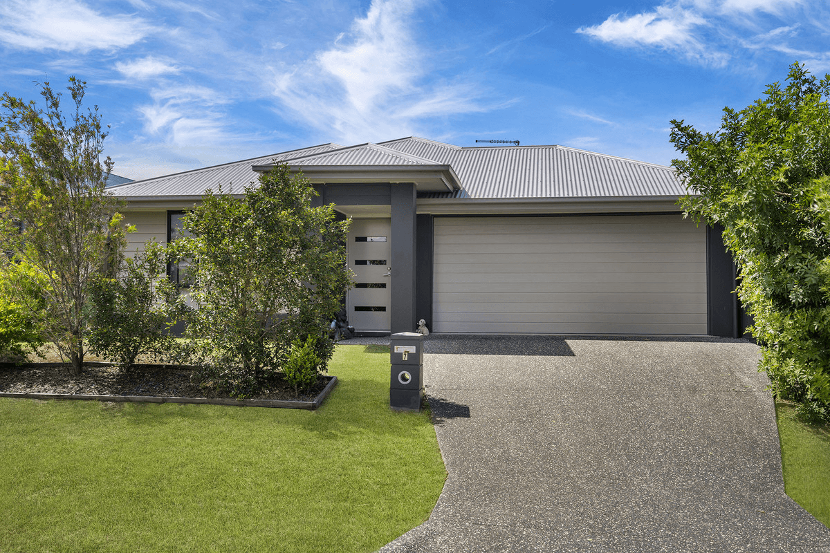 7 Aspen Way, ARUNDEL, QLD 4214