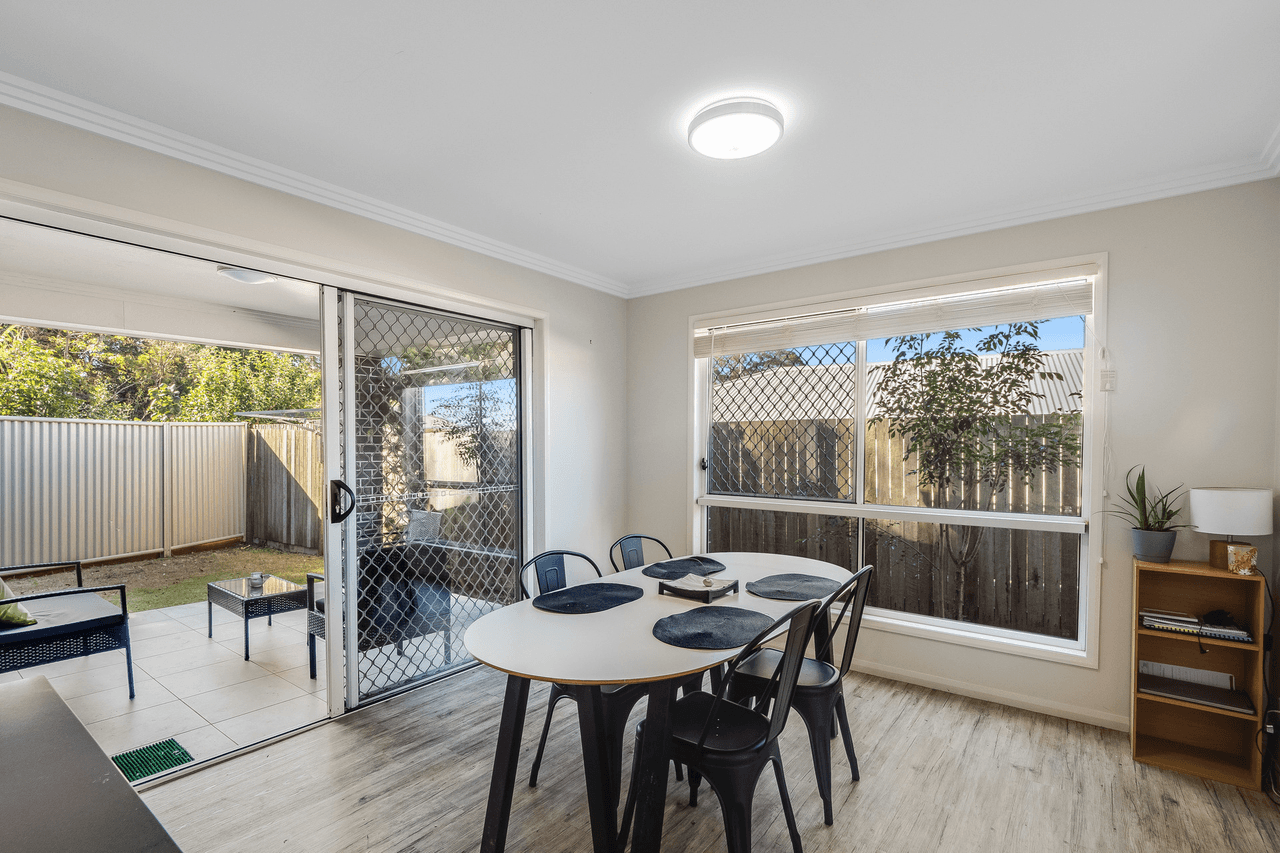 2/15 Henry Street, MOUNT LOFTY, QLD 4350