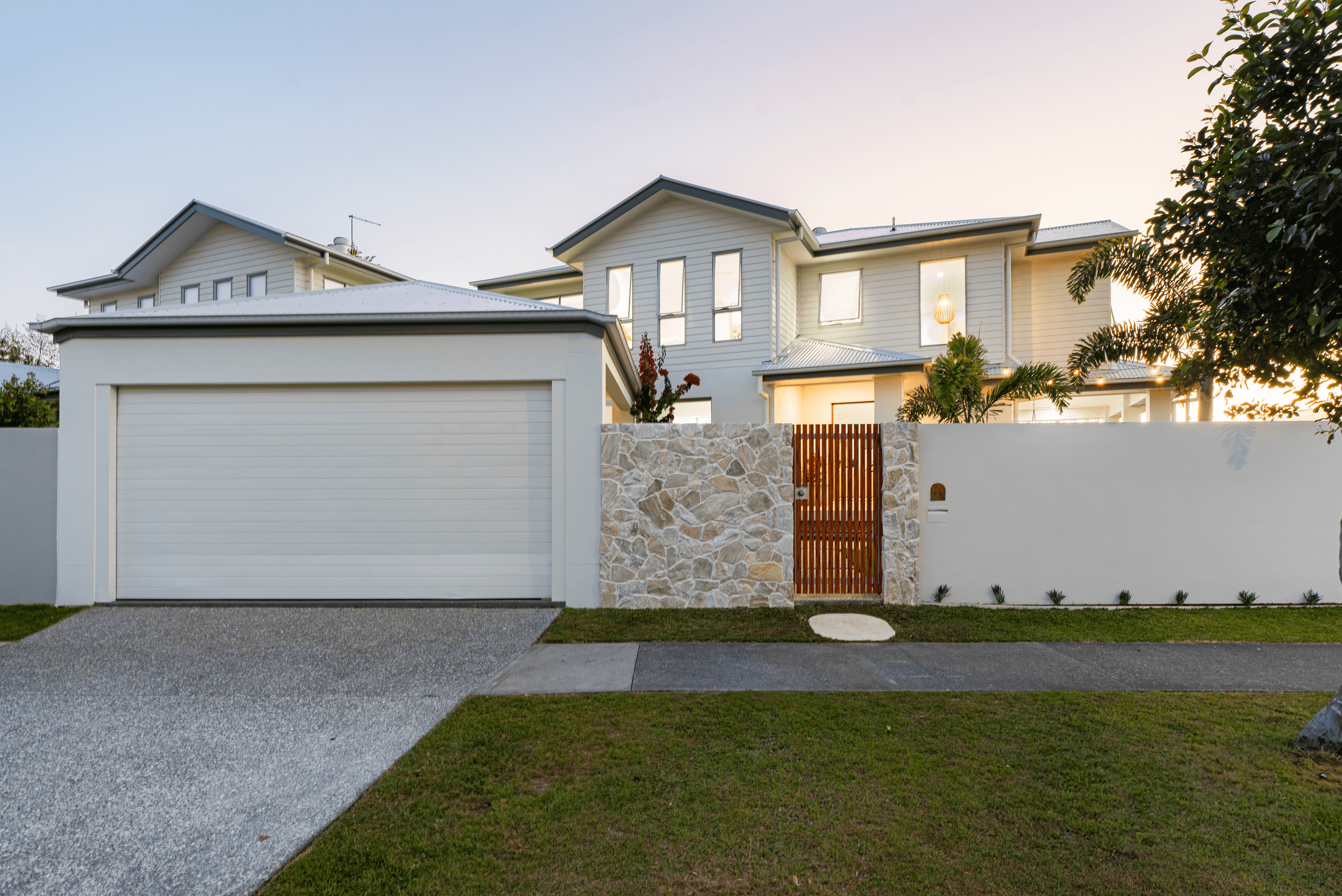 22B Albicore Street, MERMAID WATERS, QLD 4218