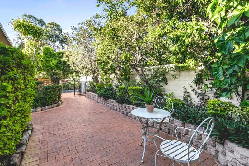 17 Kenmore Road, KENMORE, QLD 4069