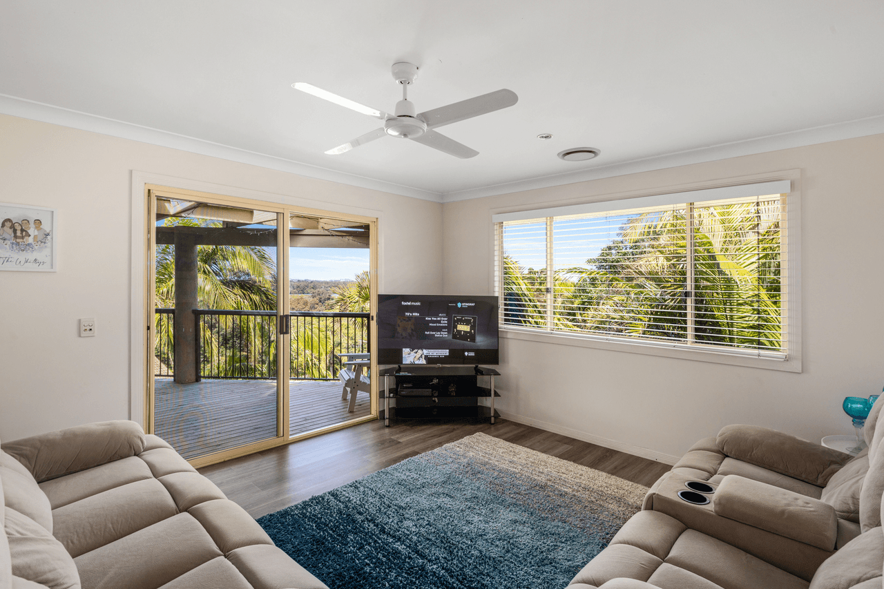 64 Oyster Point Road, BANORA POINT, NSW 2486