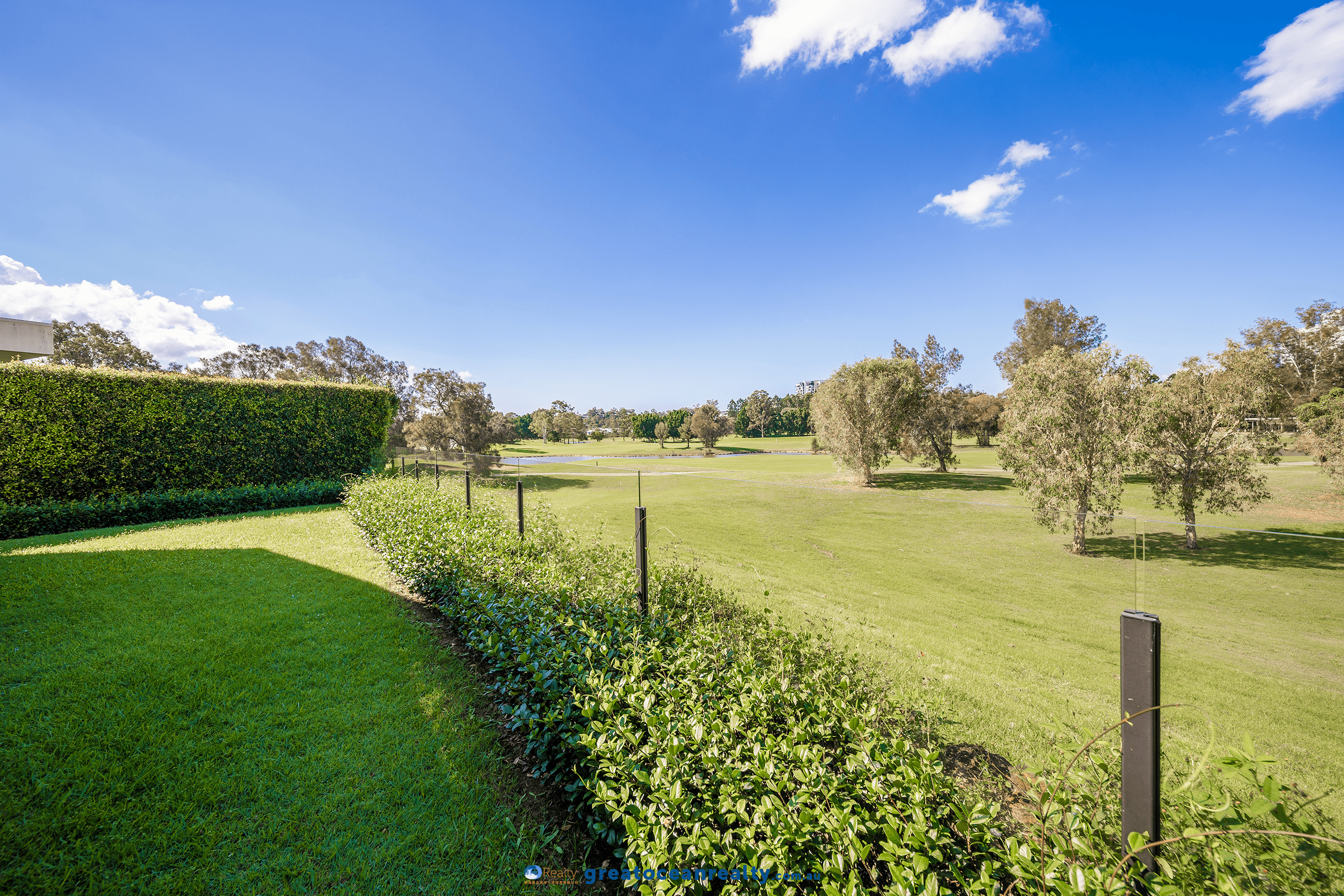 10 The Boulevarde, BENOWA, QLD 4217