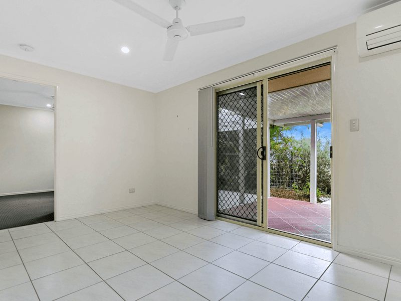 15 Endeavour Way, ELI WATERS, QLD 4655