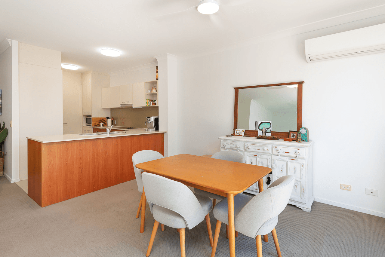 52/13 Bright Avenue, LABRADOR, QLD 4215