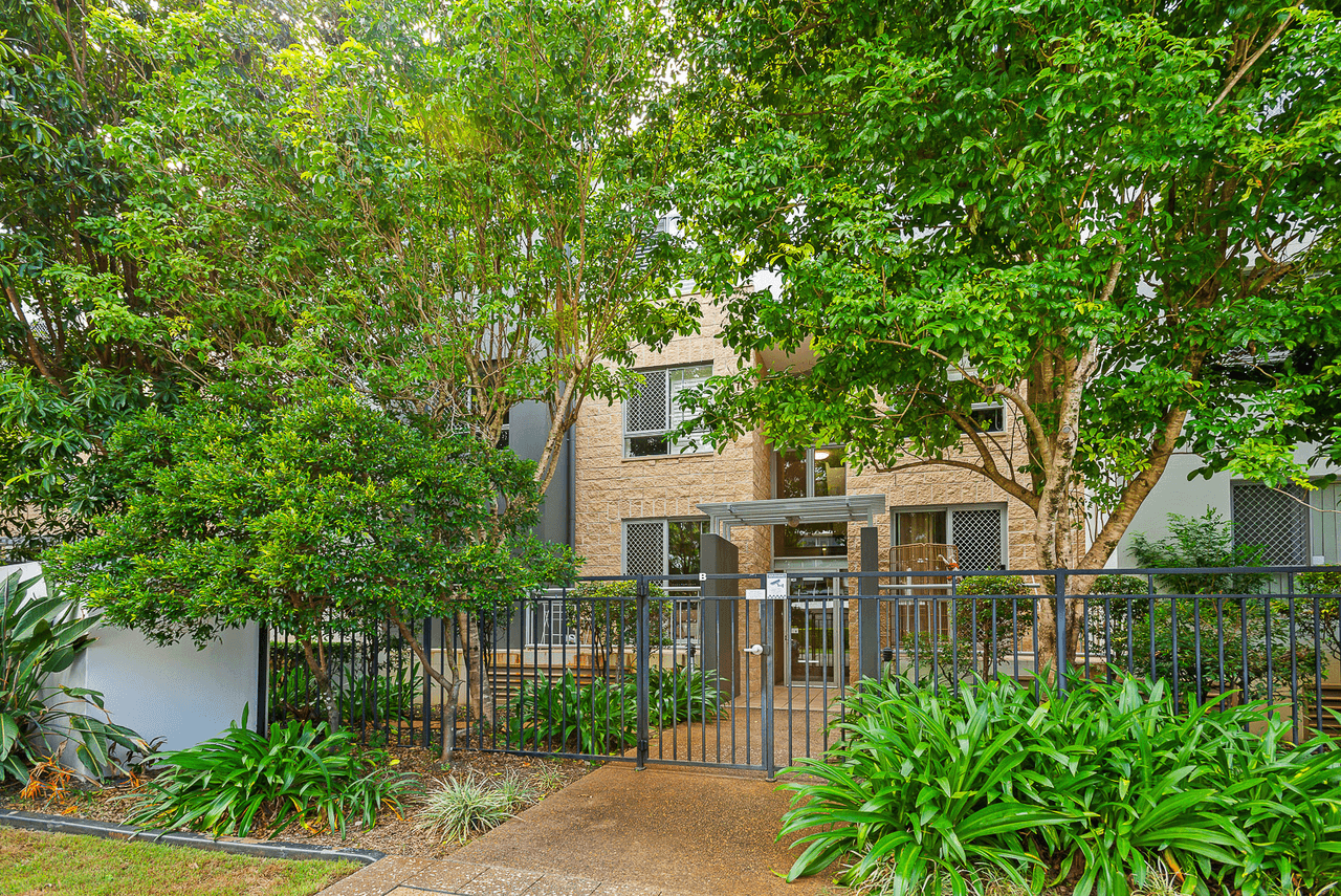 52/13 Bright Avenue, LABRADOR, QLD 4215