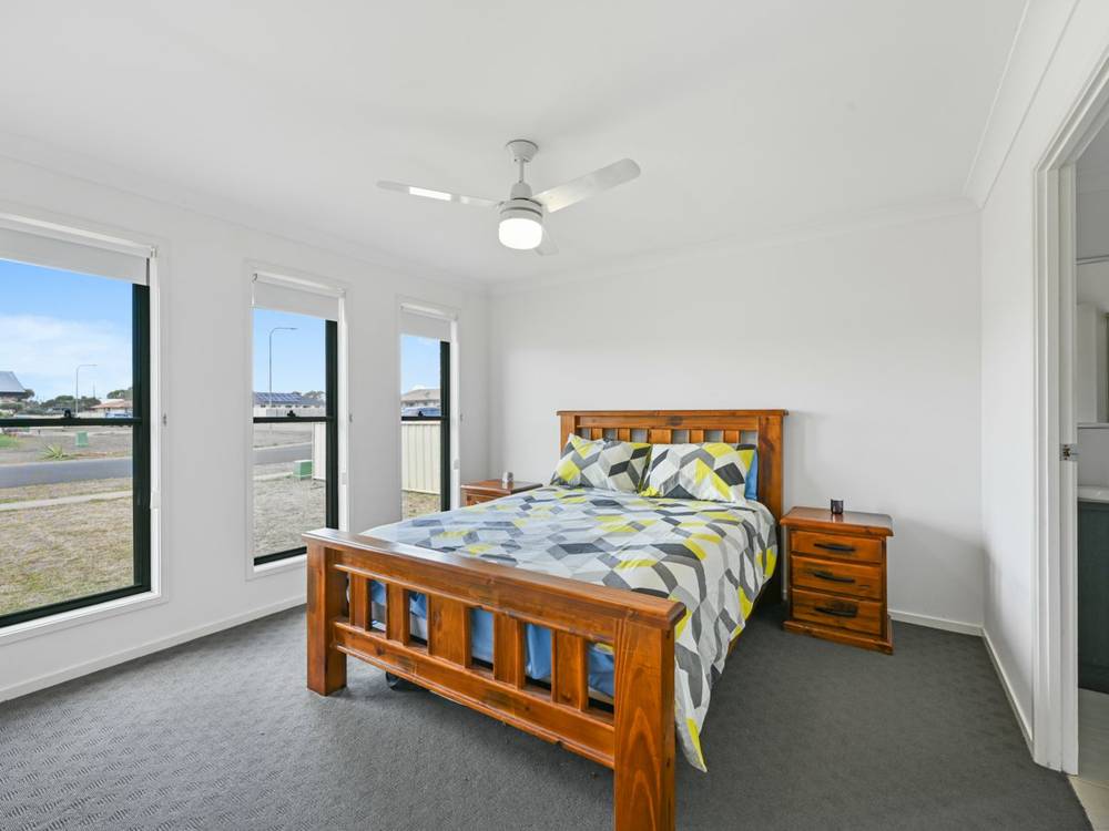 13 Berghofer Drive, OAKEY, QLD 4401