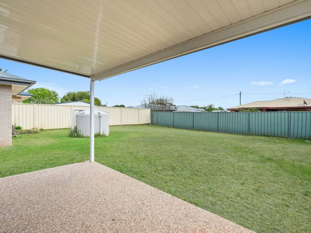 13 Berghofer Drive, OAKEY, QLD 4401
