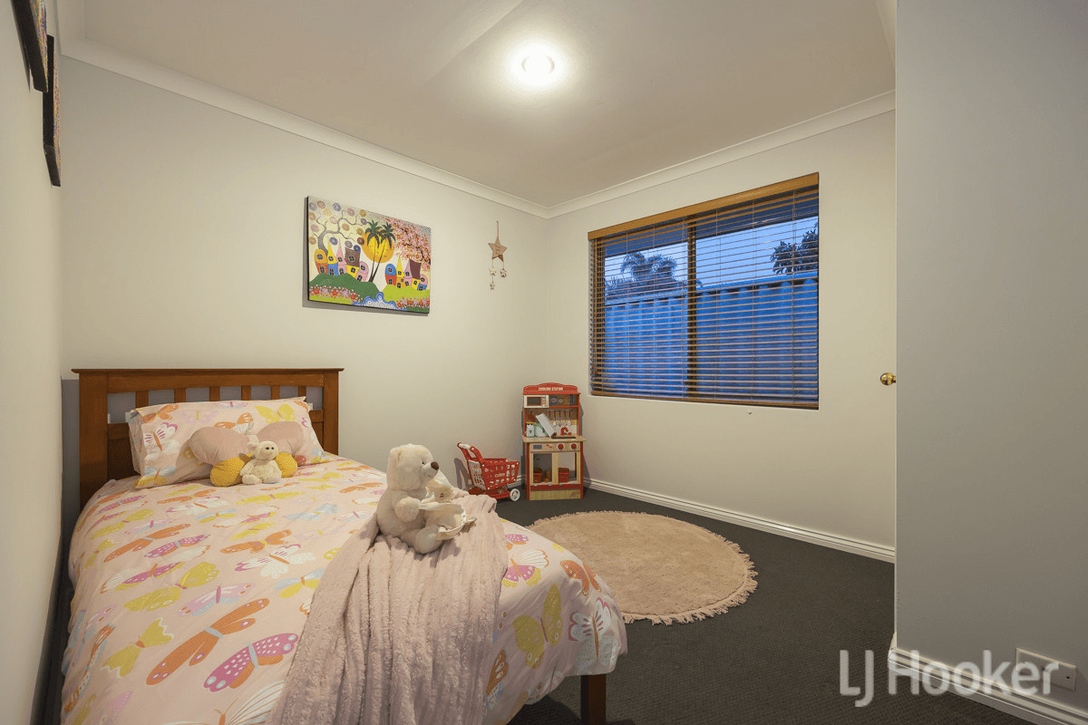 11 Goyder Elbow, MERRIWA, WA 6030