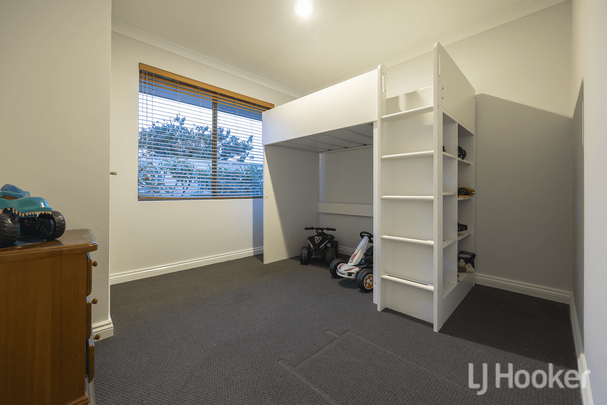 11 Goyder Elbow, MERRIWA, WA 6030