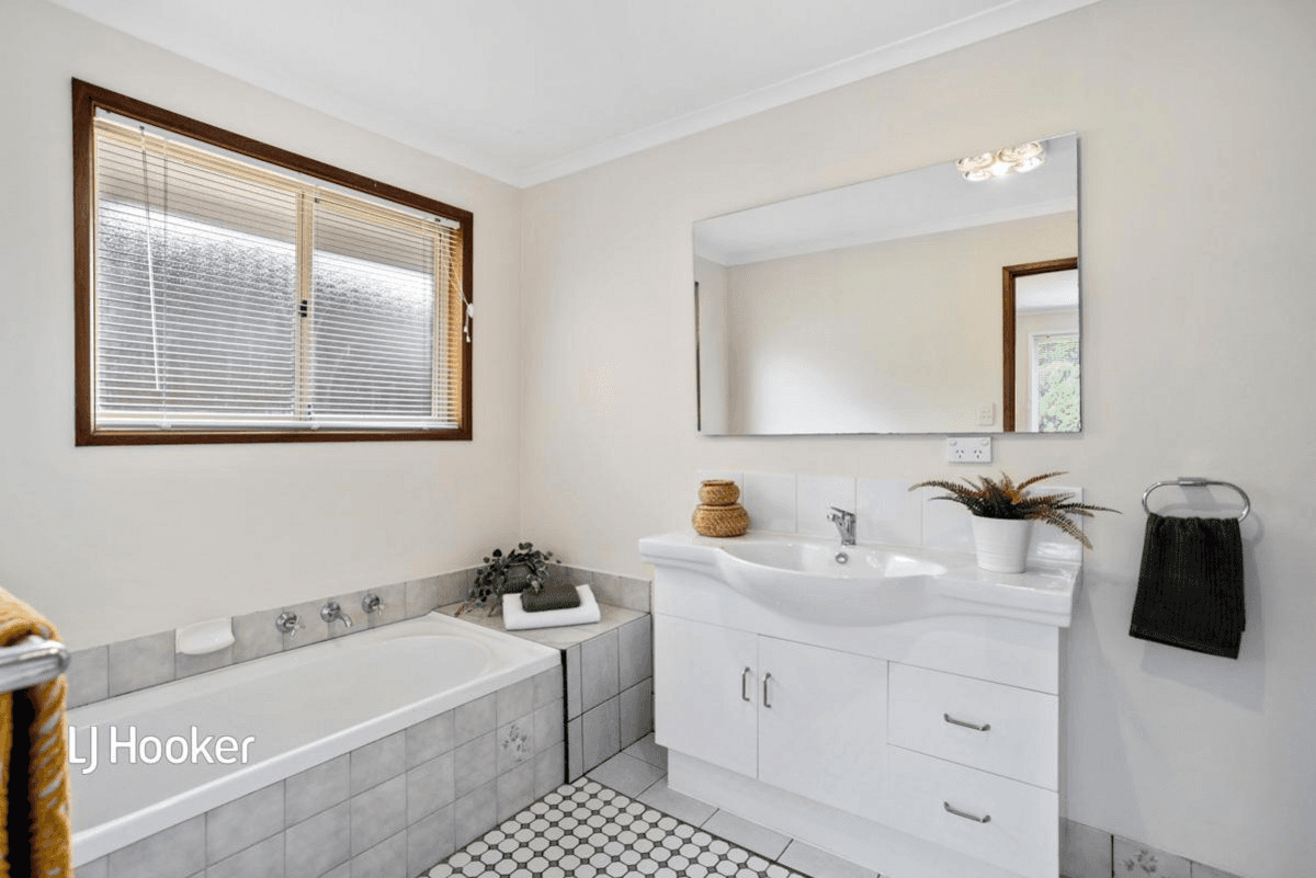 18 Pisani Court, GOLDEN GROVE, SA 5125