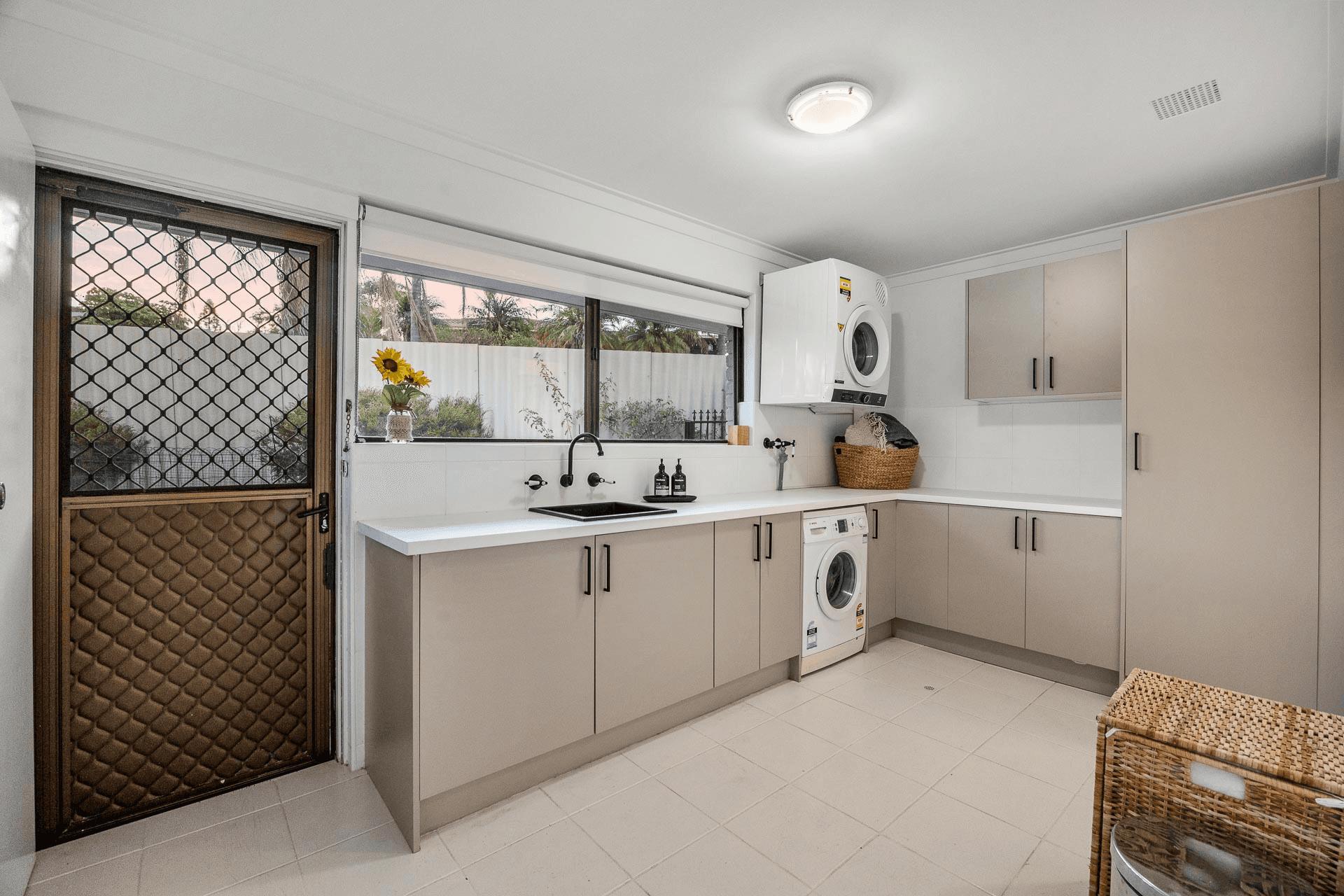 18 Sitwell Close, Spearwood, WA 6163