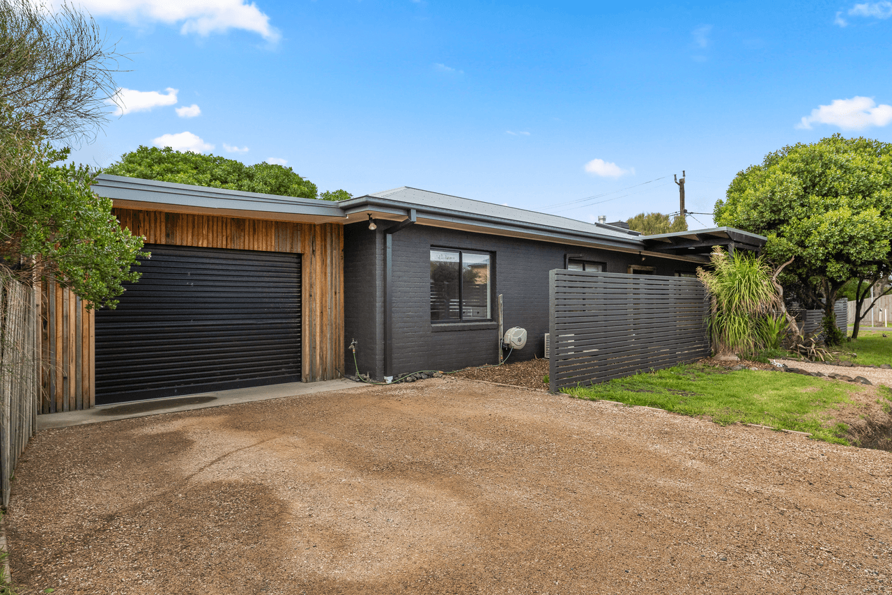 22 Dover Street, SUNDERLAND BAY, VIC 3922