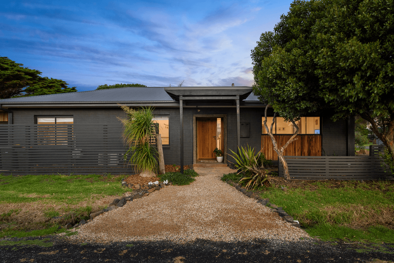 22 Dover Street, SUNDERLAND BAY, VIC 3922