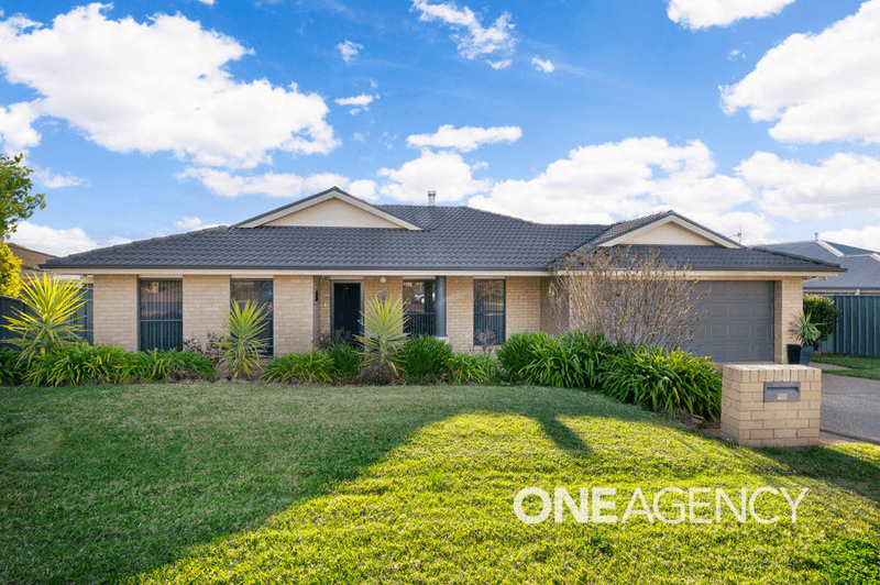 14 MELALEUCA DRIVE, FOREST HILL, NSW 2651