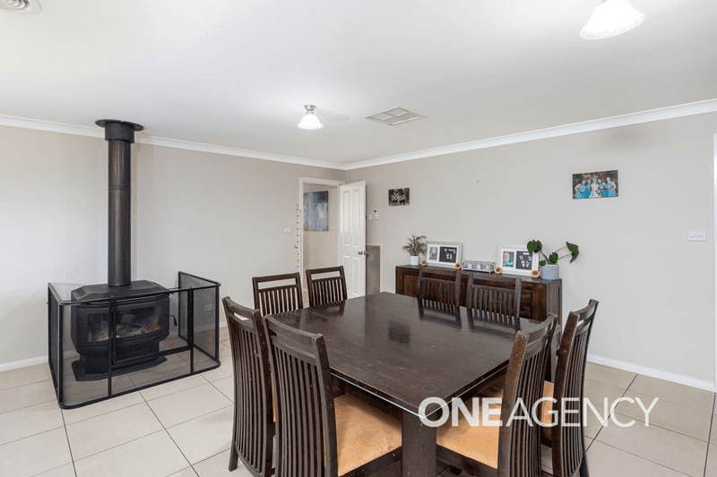 14 MELALEUCA DRIVE, FOREST HILL, NSW 2651