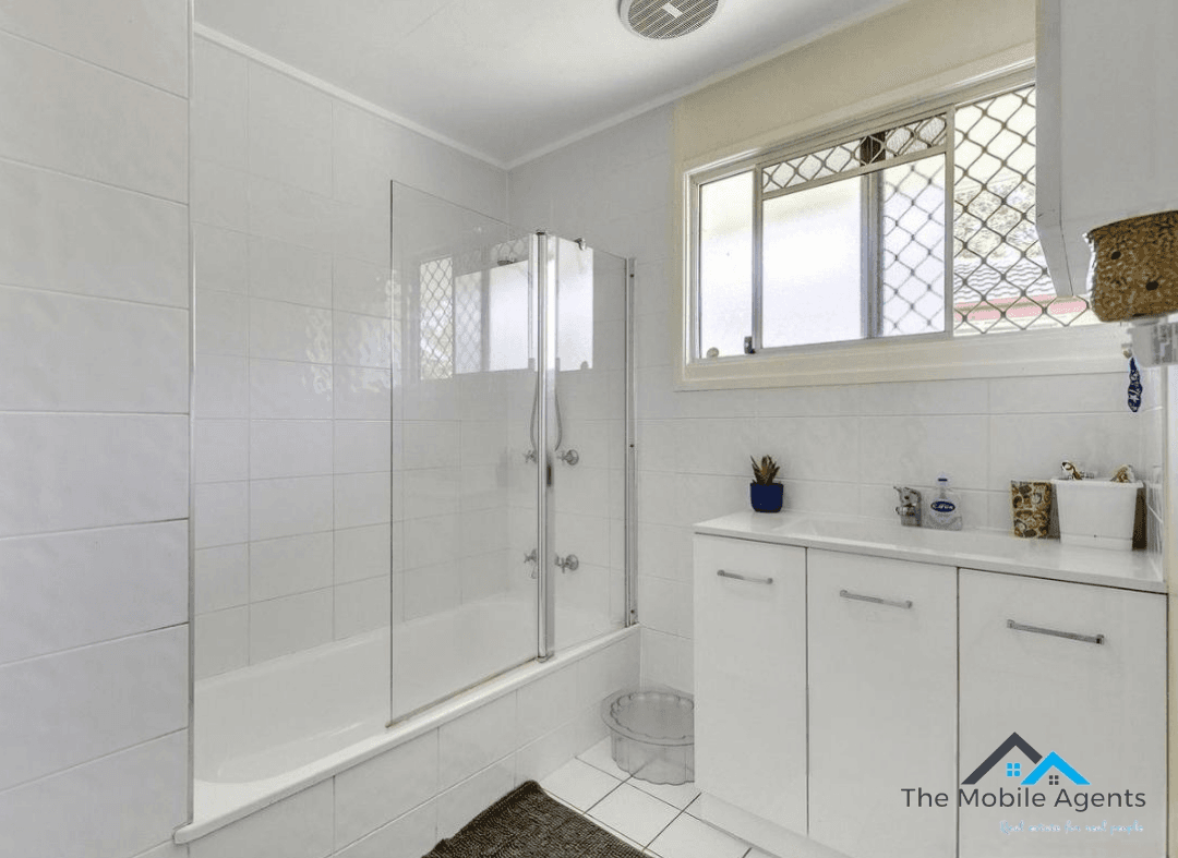 4 CRAMP STREET, GOODNA, QLD 4300