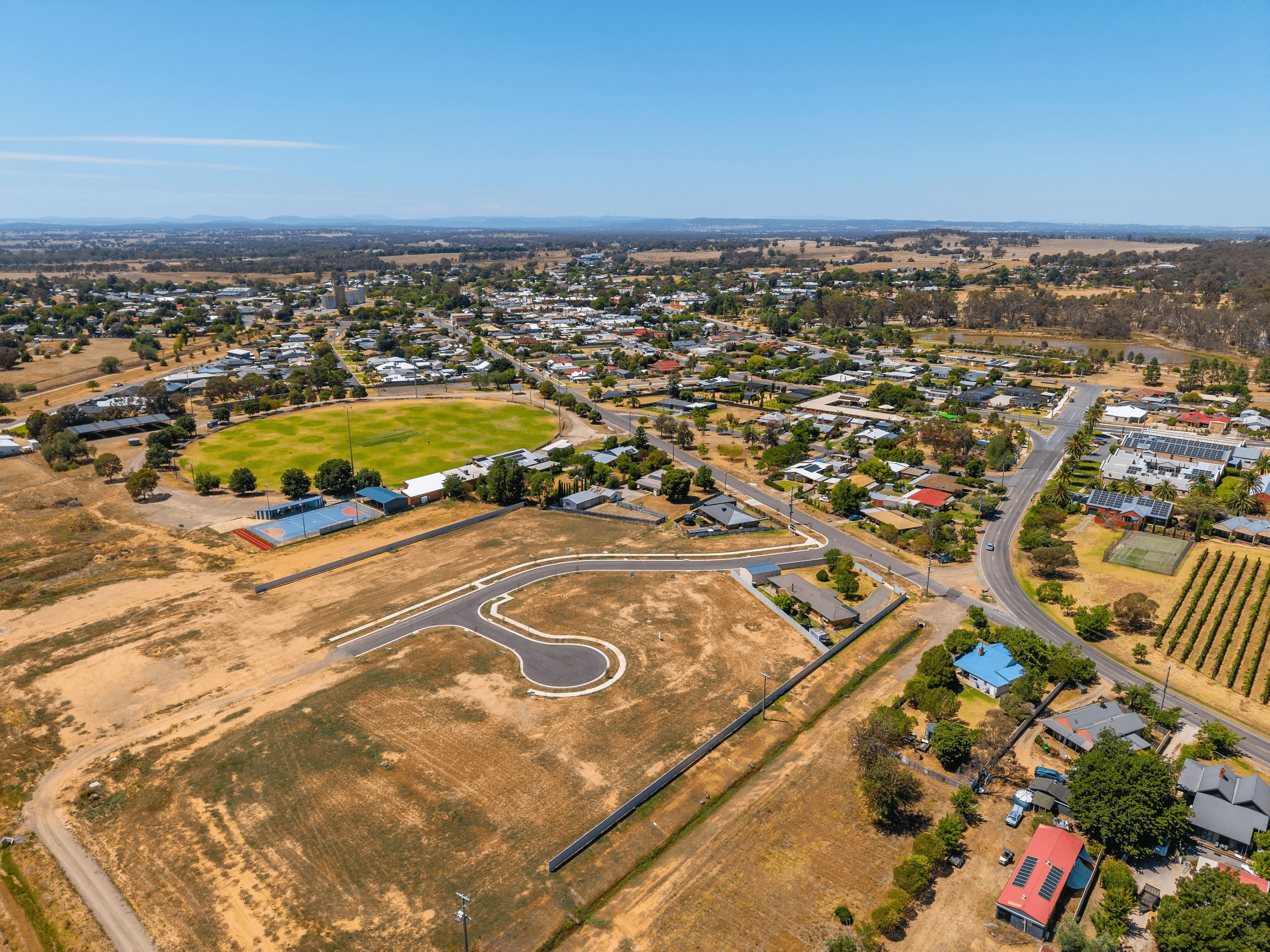 3 (Lot 13) Hayseed Drive, RUTHERGLEN, VIC 3685