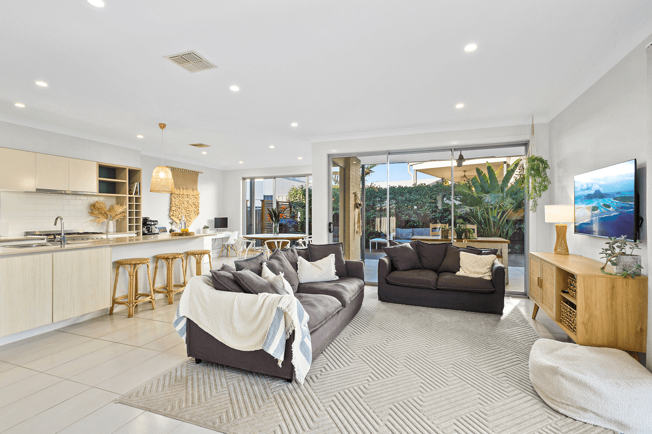 2 Cove Boulevard, SHELL COVE, NSW 2529