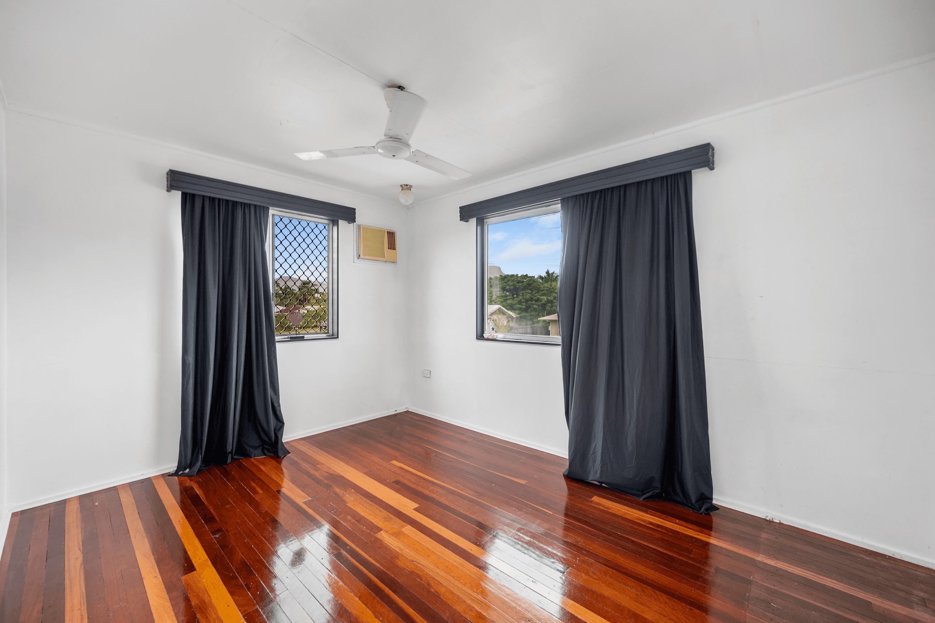 16 Pompeii Street, KELSO, QLD 4815