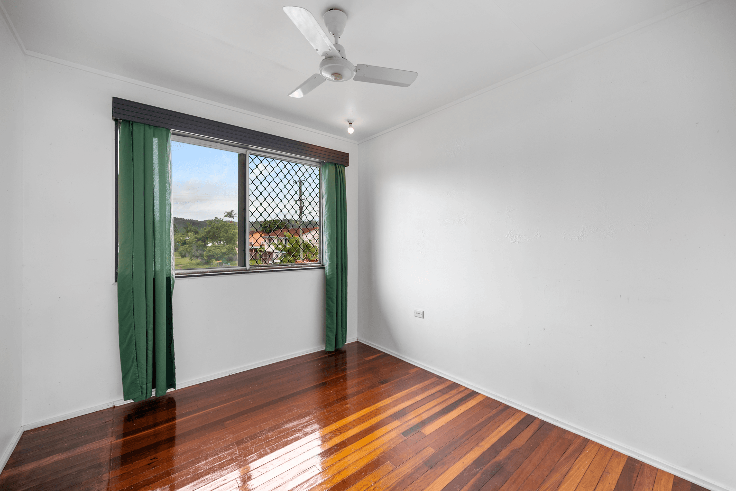 16 Pompeii Street, KELSO, QLD 4815