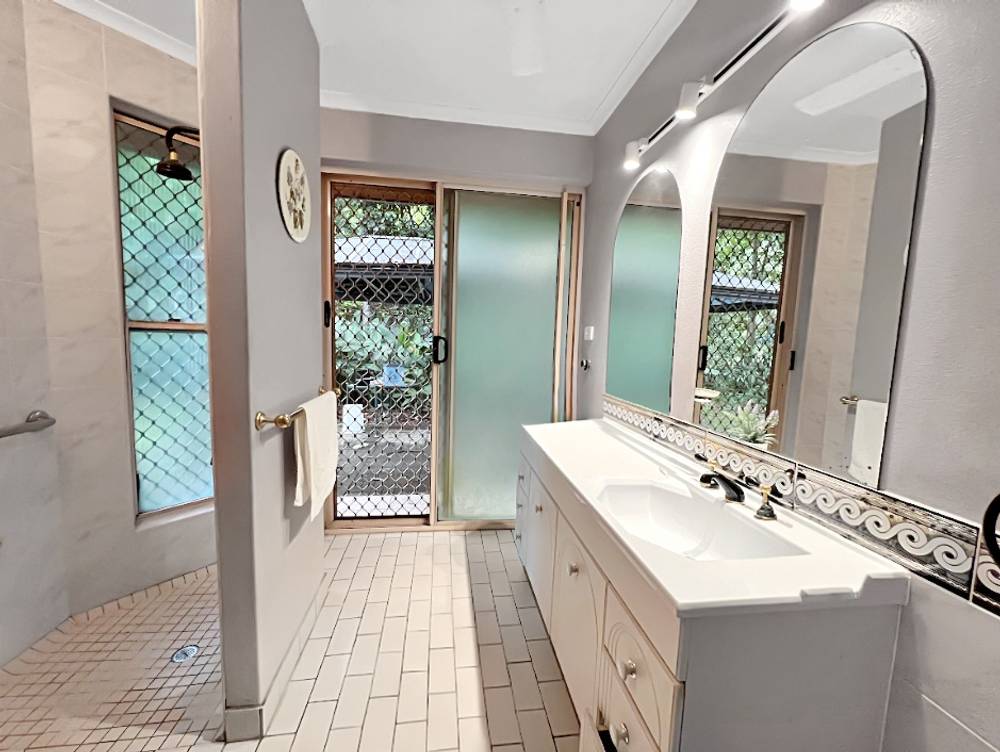 1 Ellison Street, Clifton Beach, QLD 4879
