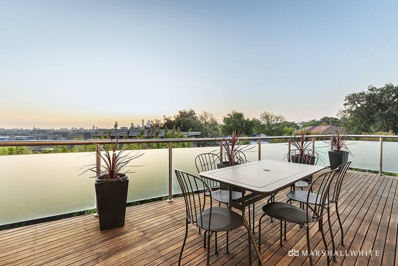 2/10 Hyton Crescent, Kew, VIC 3101