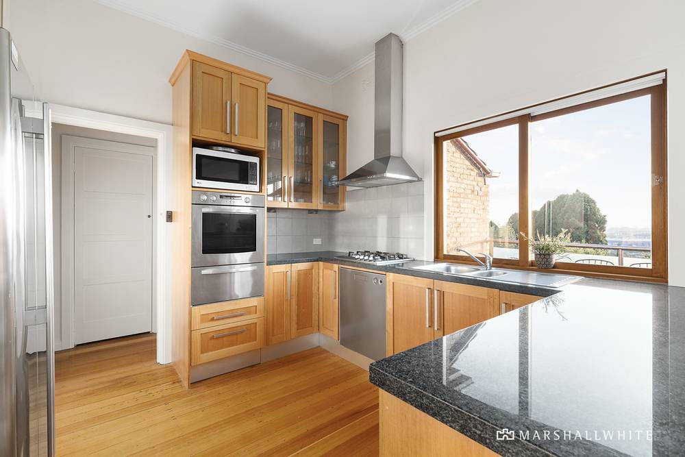 2/10 Hyton Crescent, Kew, VIC 3101