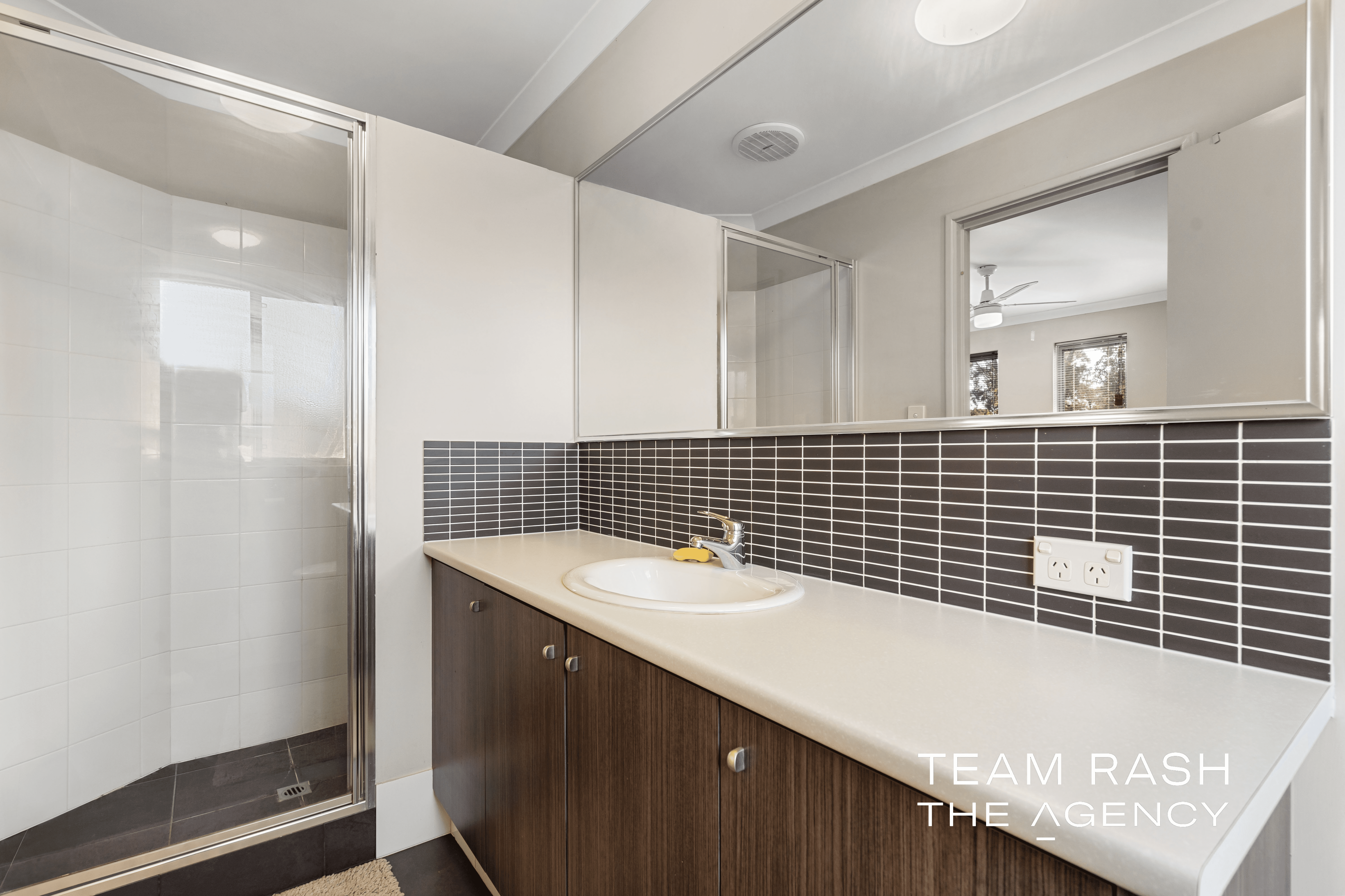 17 Runnymede Gate, Wellard, WA 6170