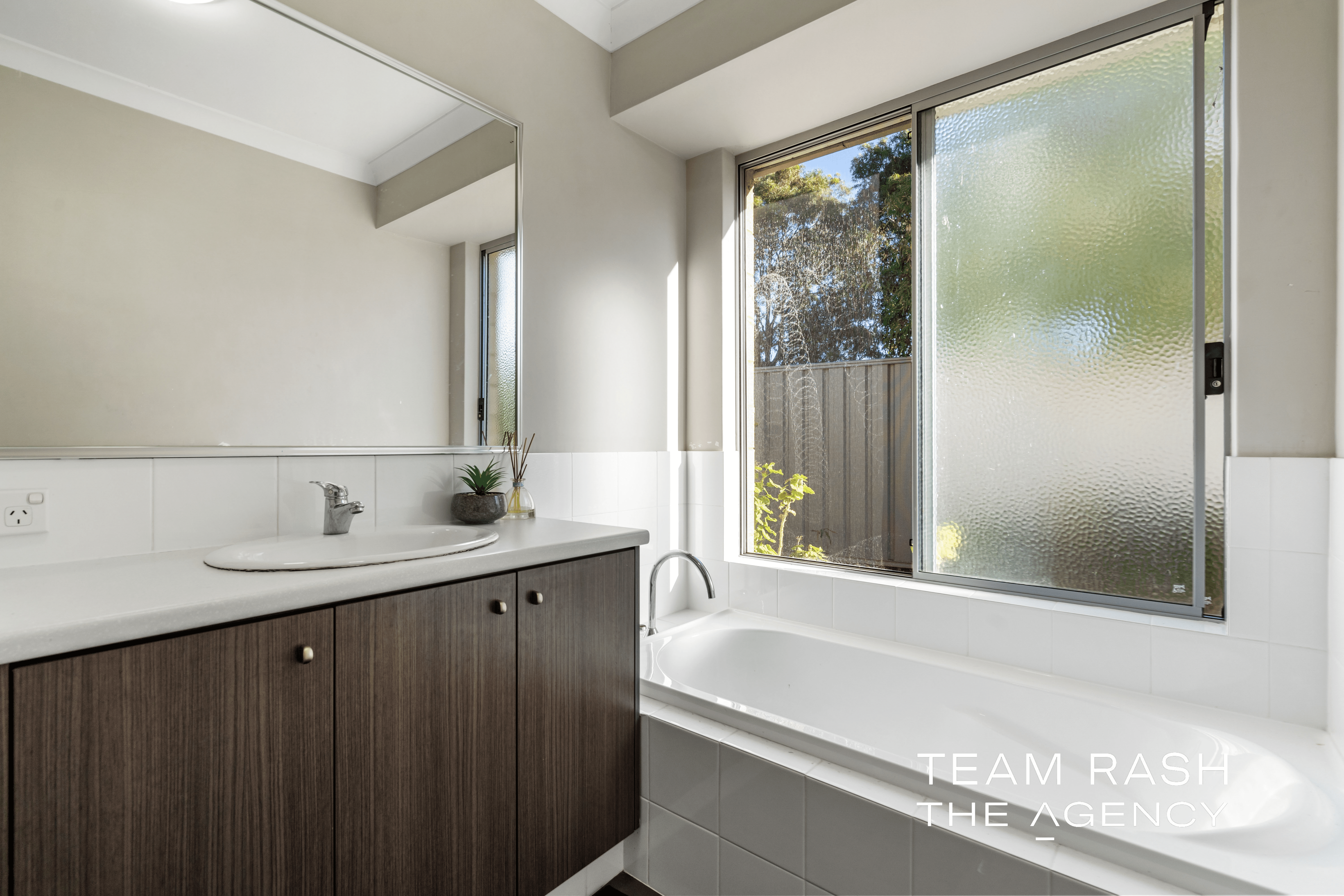 17 Runnymede Gate, Wellard, WA 6170