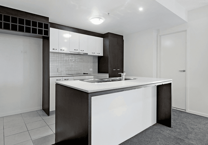 Unit 209/18 Fern Street, SURFERS PARADISE, QLD 4217