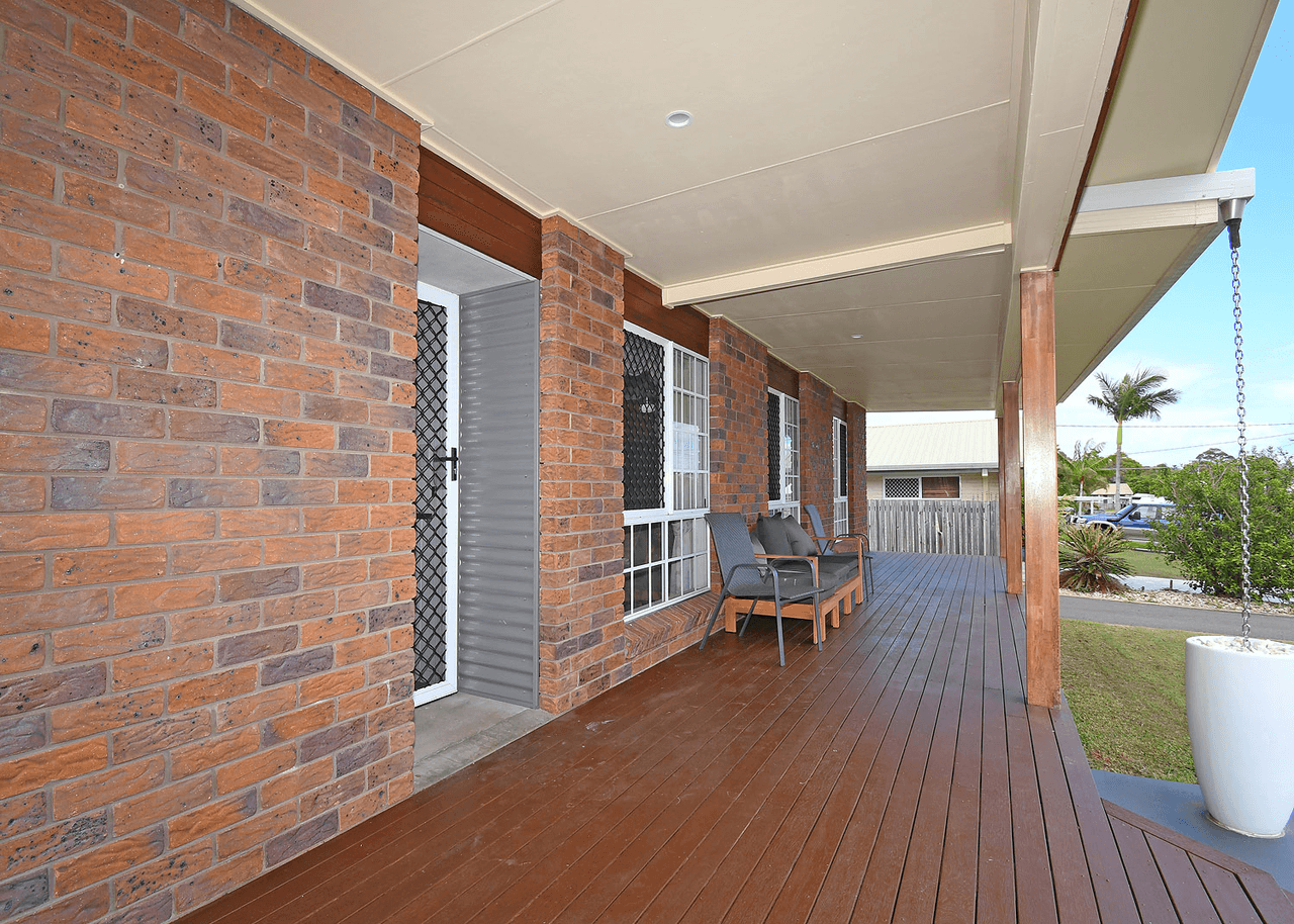 11 Debra Court, URANGAN, QLD 4655