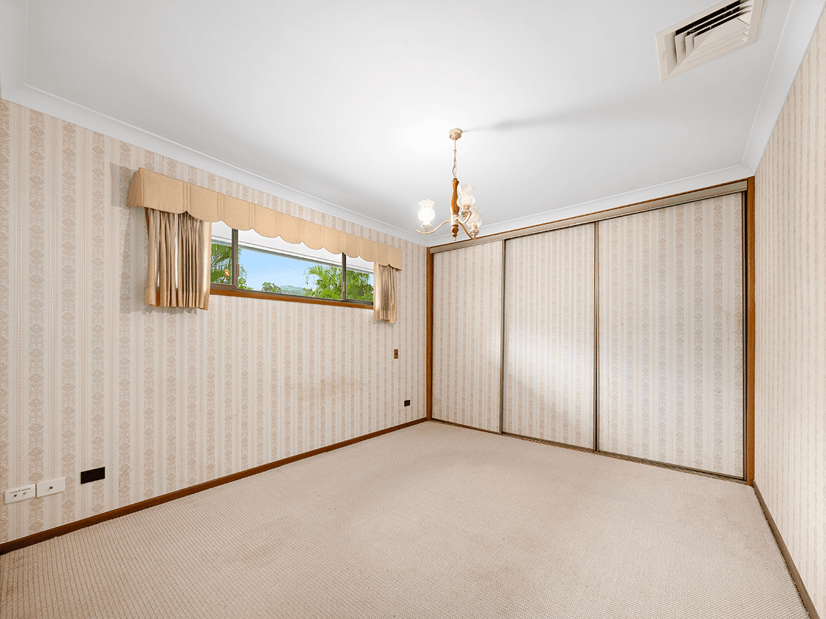 19 Moondarra Street, CHAPEL HILL, QLD 4069