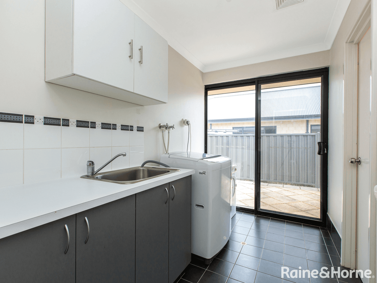 33 Castieau Street, BUREKUP, WA 6227