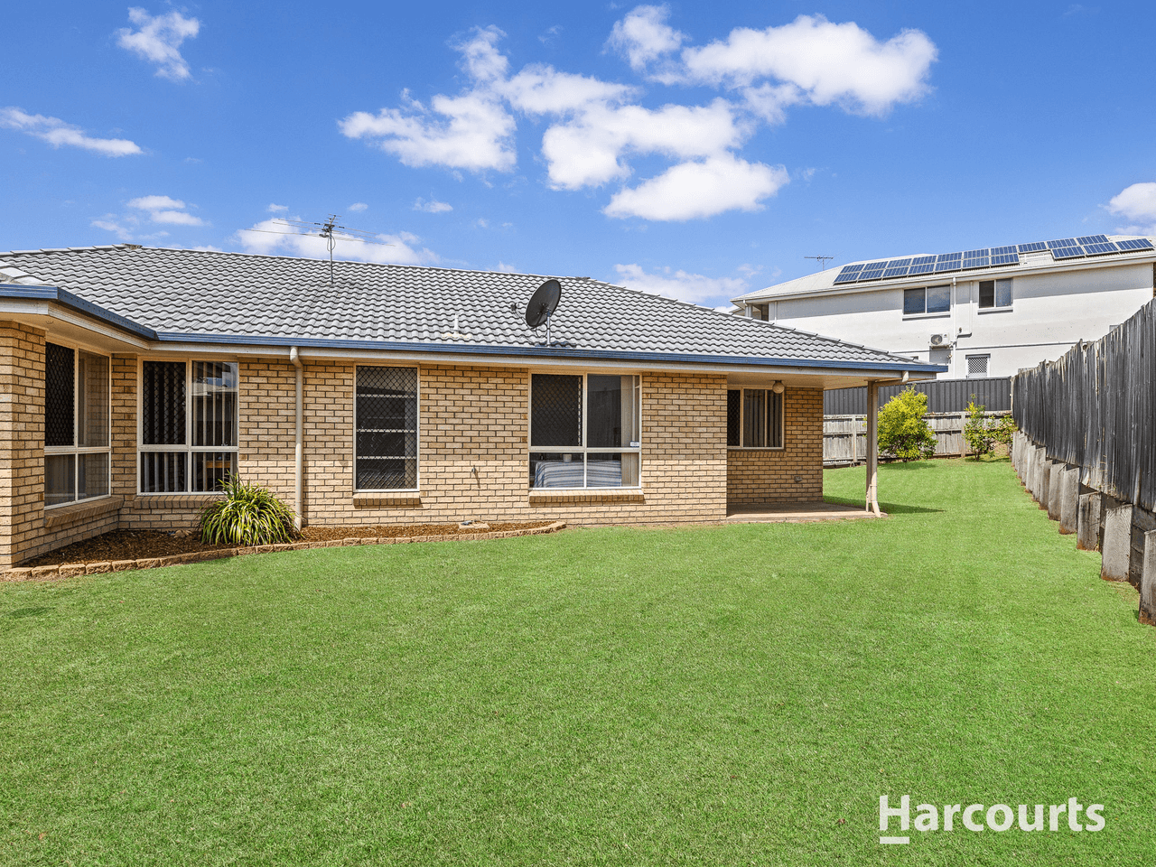 15 Wavecrest Place, CALAMVALE, QLD 4116