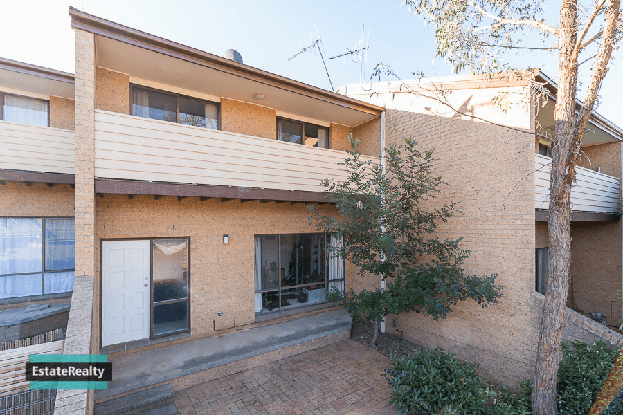 2/35 High Street, Queanbeyan East, NSW 2620