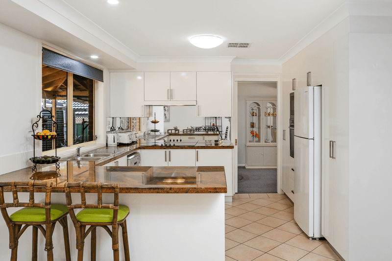 19 Avondale Drive, KANWAL, NSW 2259