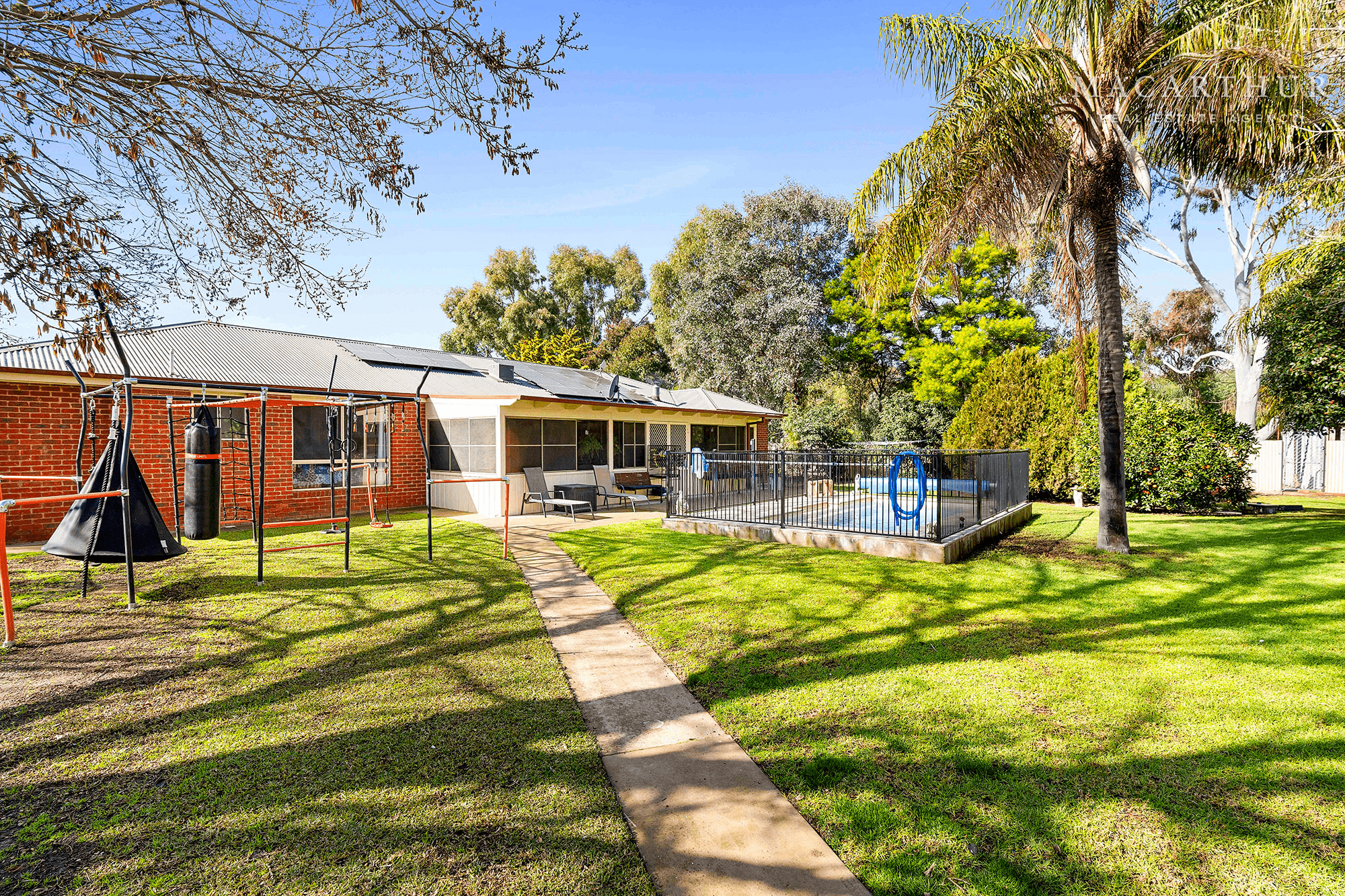 41-43 Wagga Wagga Street, Oura, NSW 2650