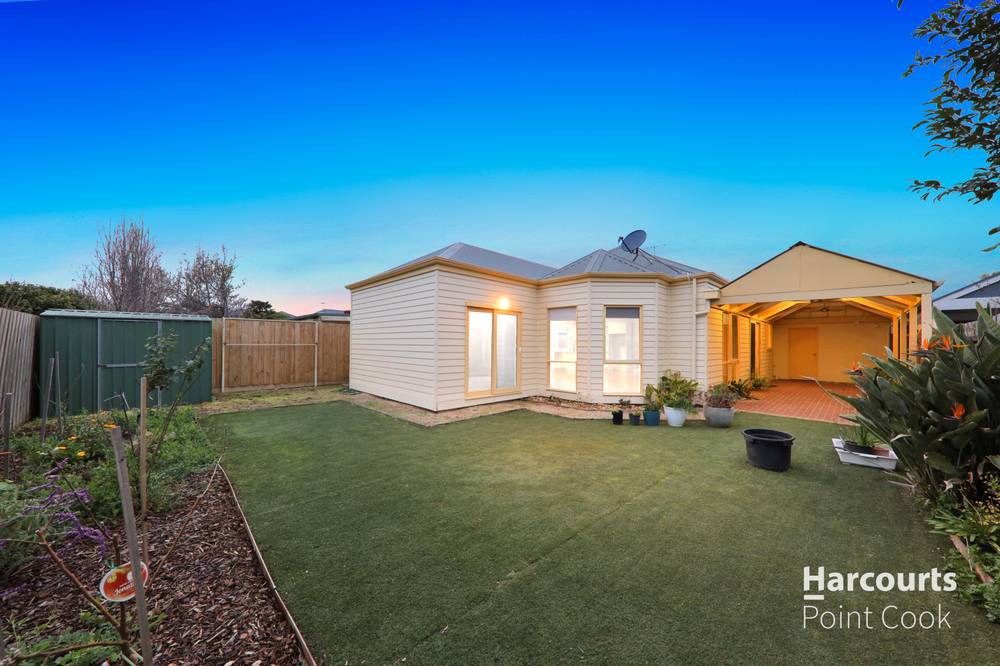 29 Hollington Crescent, POINT COOK, VIC 3030