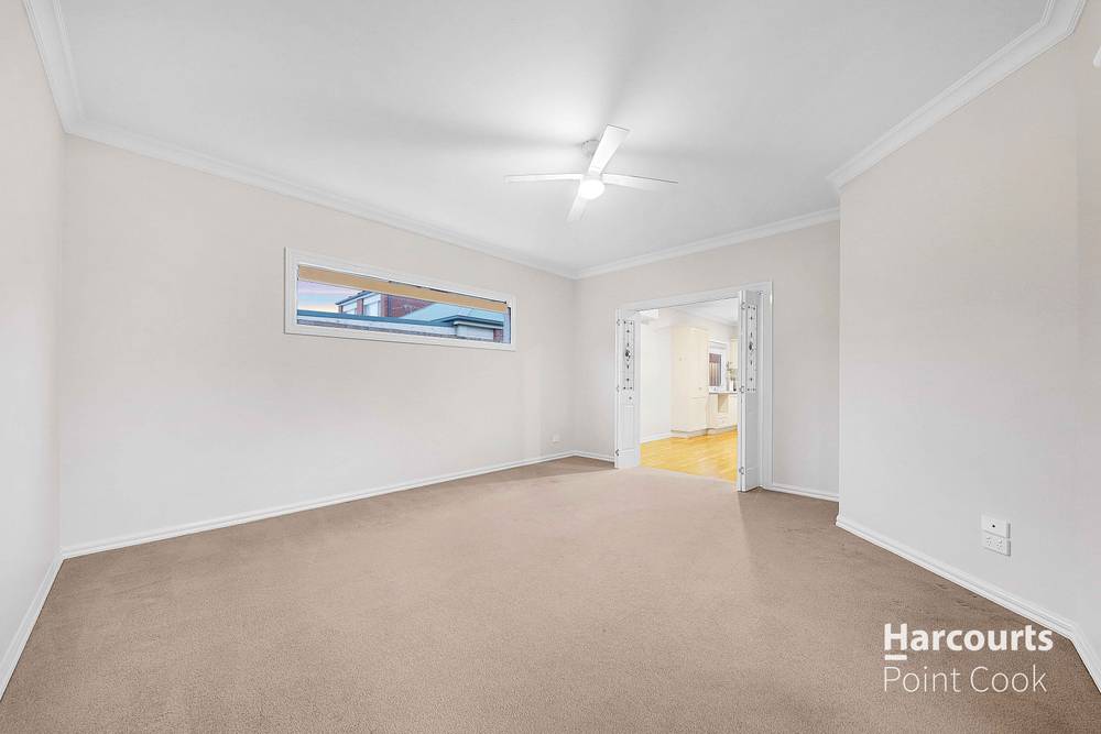 29 Hollington Crescent, POINT COOK, VIC 3030