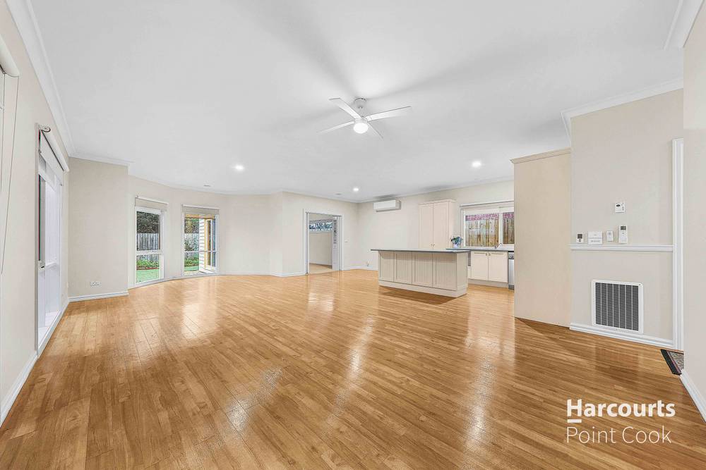 29 Hollington Crescent, POINT COOK, VIC 3030