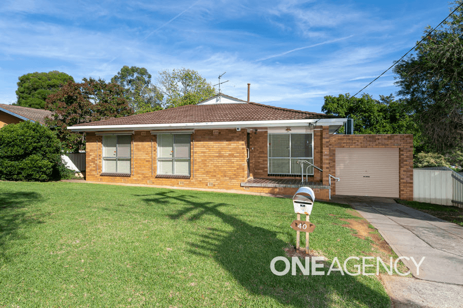 40 MIMOSA DRIVE, MOUNT AUSTIN, NSW 2650